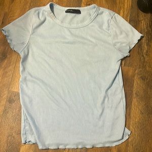 A tee shirt, short sleeves